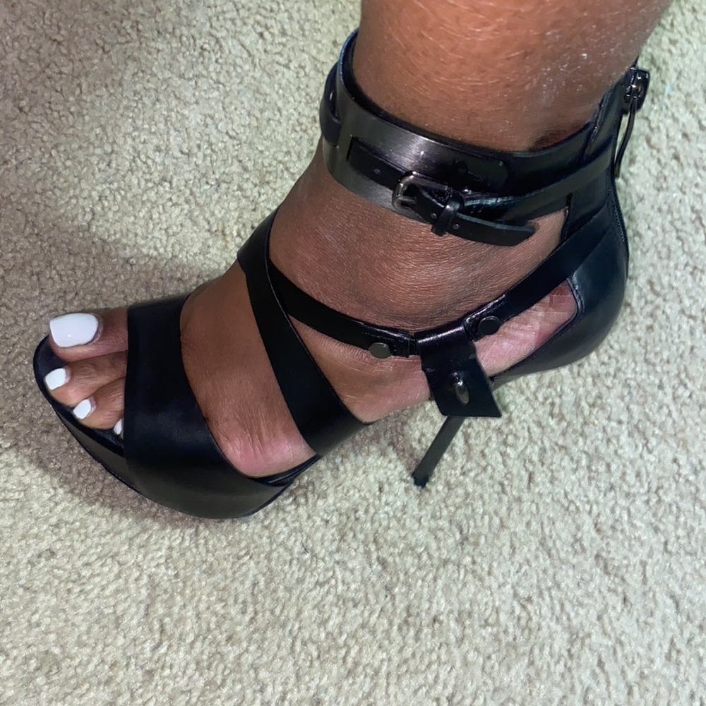 Heels - Picture 4 of 5